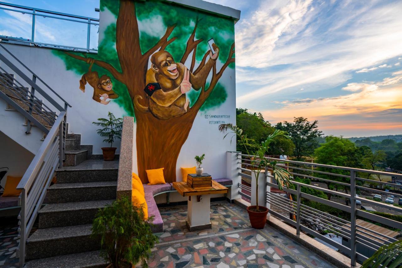 Zostel Rishikesh, Laxman Jhula Hostel Buitenkant foto