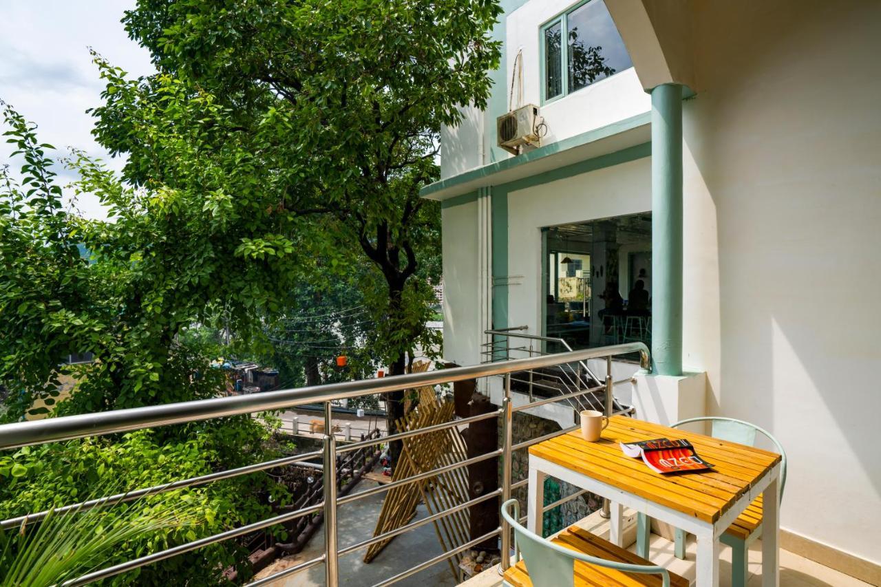 Zostel Rishikesh, Laxman Jhula Hostel Buitenkant foto