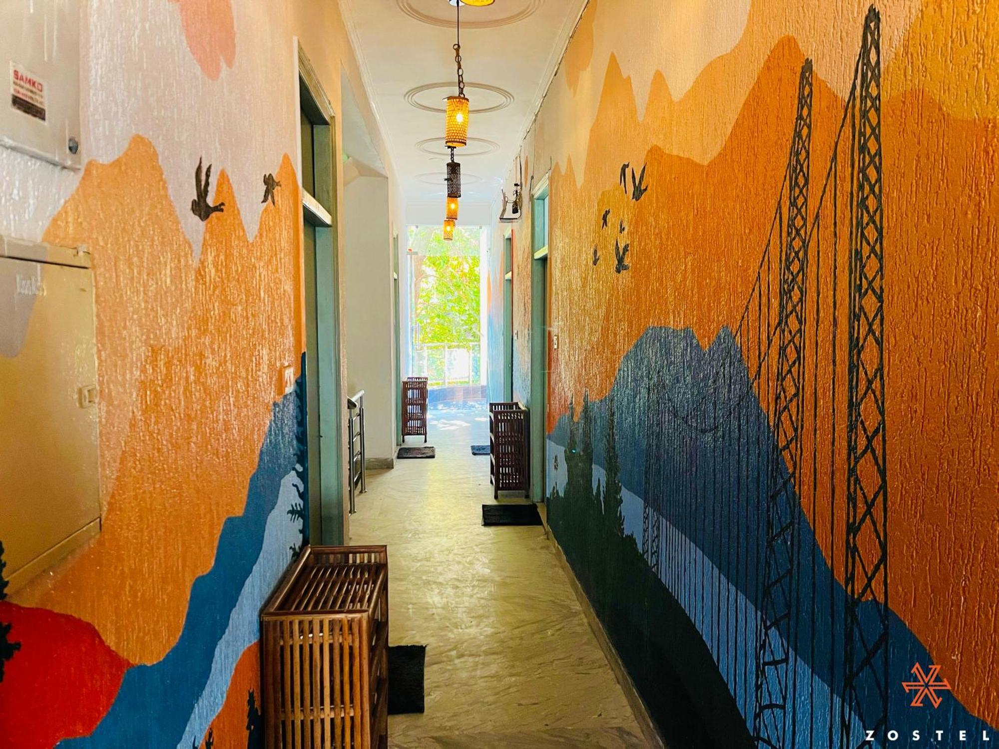 Zostel Rishikesh, Laxman Jhula Hostel Buitenkant foto