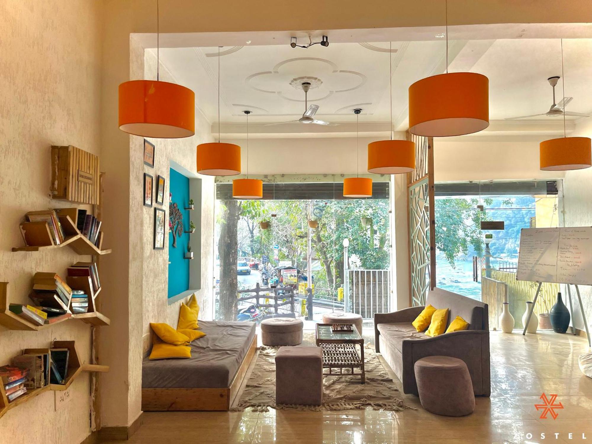 Zostel Rishikesh, Laxman Jhula Hostel Buitenkant foto