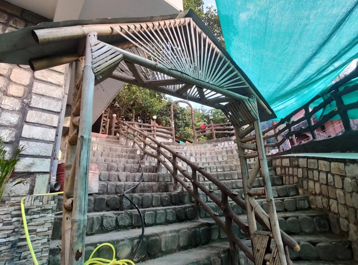 Zostel Rishikesh, Laxman Jhula Hostel Buitenkant foto